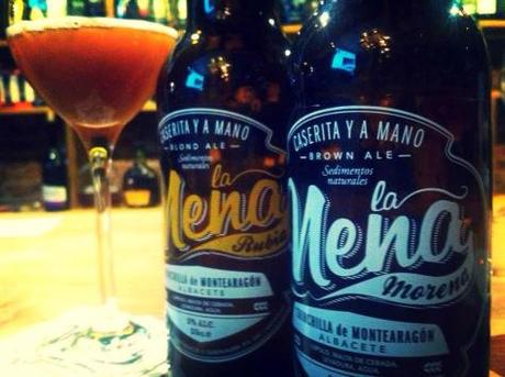 la nena rubia y morena