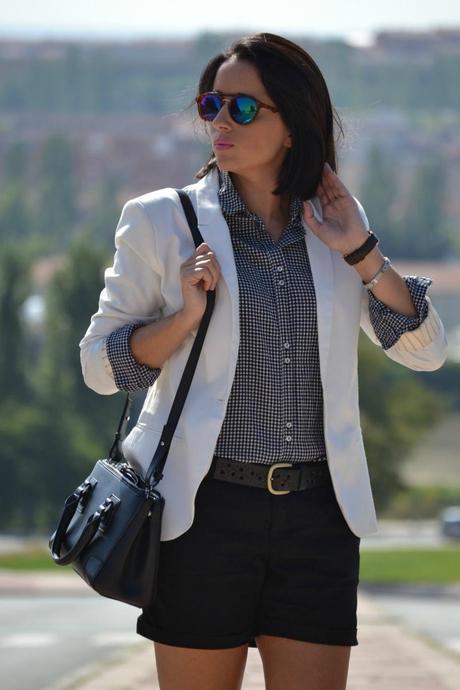 Look: Blazer + short + mocasines