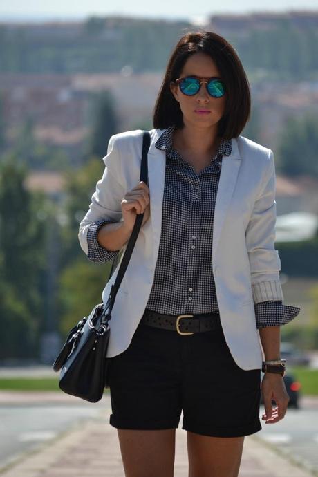 Look: Blazer + short + mocasines