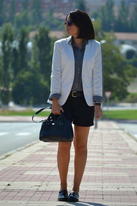 Look: Blazer + short + mocasines
