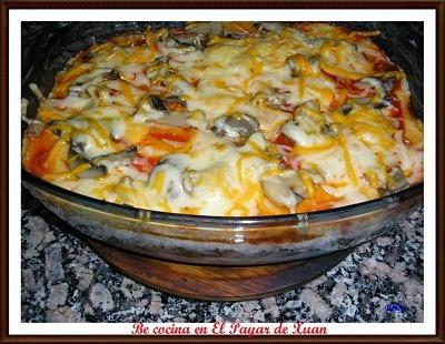 Pastel de patata y carne con gratinado de pizza