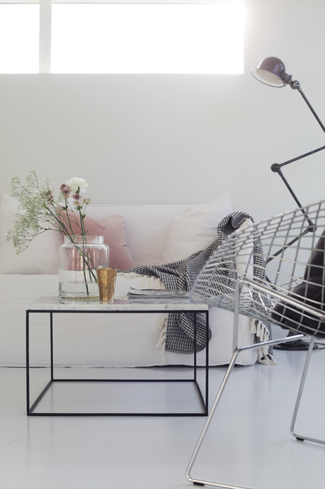 Nuevo estilo nórdico minimalista Nuevo estilo nórdico minimalista muebles de ikea muebles de diseño Minimalismo en blanco distribución diáfana decoración noruega nórdica decoración en blanco decoración de comedores y salones minimalistas cocinas blancas modernas