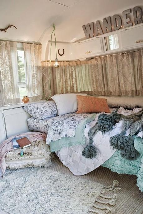 La transformación de una caravana Airstream en un sueño bohemio y chic