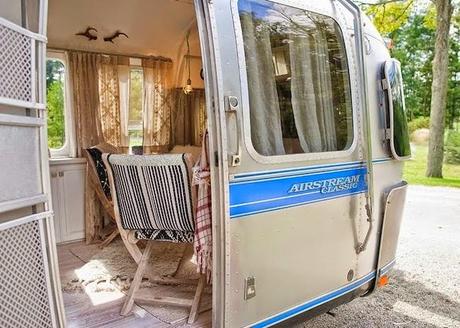 La transformación de una caravana Airstream en un sueño bohemio y chic