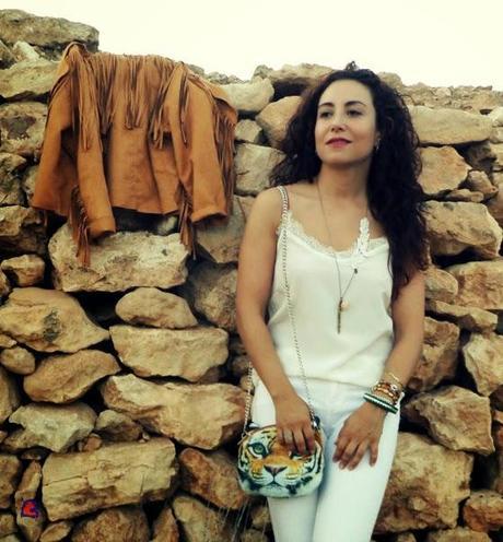 BlancoYCoñac-WhiteAndCognac-BlacEtCognac BlancoYCoñac-WhiteAndCognac-BlacEtCognac