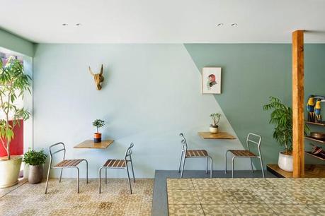 Diseño interior en una peculiar heladería de Japón.