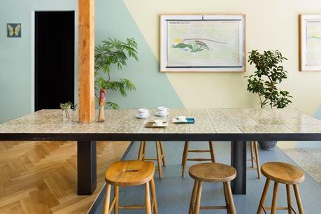 Diseño interior en una peculiar heladería de Japón.