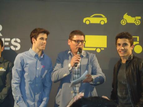 Álex y Marc Márquez con la camiseta Ponteenmarchaya