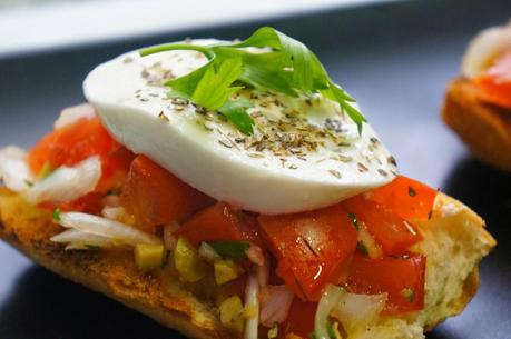 TOSTAS DE MOZZARELLA FRESCA