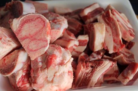 Avecrem casero: fondo oscuro de carne (ternera). Paso a paso