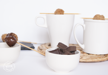 Bolitas de galleta con mantequilla y nuez de Macadamia Bolitas de galleta con mantequilla y nuez de Macadamia