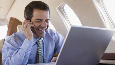 ¿Por qué ahora sí se puede utilizar el móvil durante un vuelo?