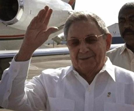 Despidió Raúl a la Brigada Médica cubana que viaja a Sierra Leona por Ébola