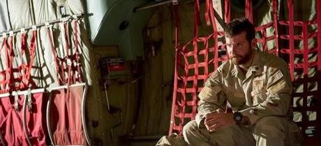 El cambio de Bradley Cooper en las primeras imágenes de 'American Sniper'