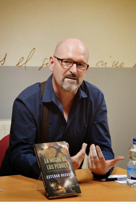 Escritores y policias