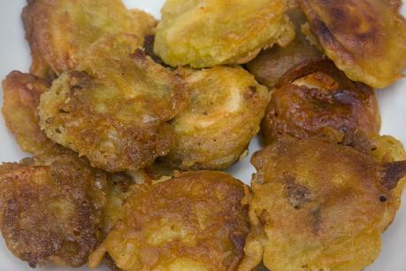 Buñuelos de calamares en rebozado de cerveza