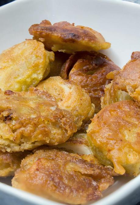 Buñuelos de calamares en rebozado de cerveza