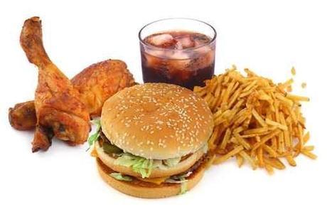 Alimentos que deben evitarse para conseguir marcar abdominales Alimentos que deben evitarse para conseguir marcar abdominales
