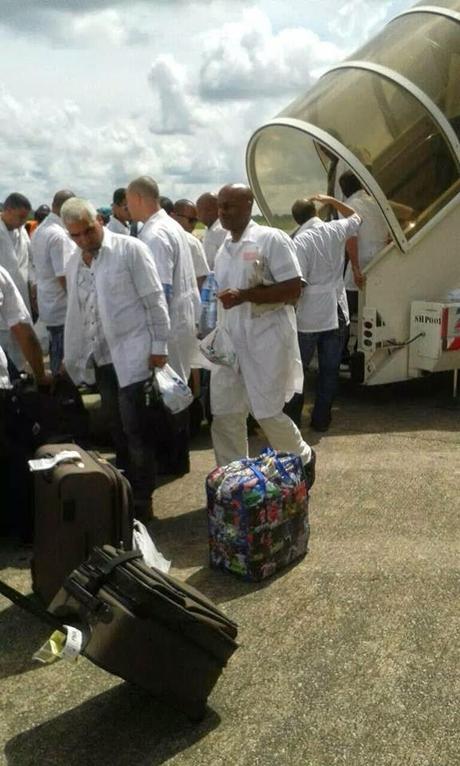 Ébola: Ya está en Sierra Leona brigada médica cubana [+ fotos y video]