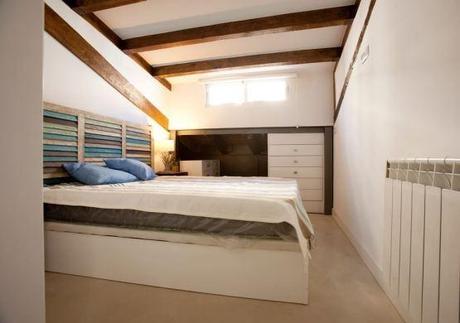 Antes/Después De trastero de los horrores a mini buhardilla de diseño estilo moderno de diseño decoración mini áticos buhardillas decoración interiores reformas decoración de mini pisos blog decoración de interiores antes después decoración antes después ático