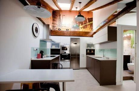 Antes/Después De trastero de los horrores a mini buhardilla de diseño estilo moderno de diseño decoración mini áticos buhardillas decoración interiores reformas decoración de mini pisos blog decoración de interiores antes después decoración antes después ático