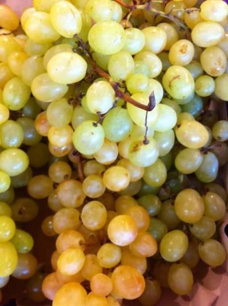Una fruta típica de temporada, aporta el ocre y el color mostaza.