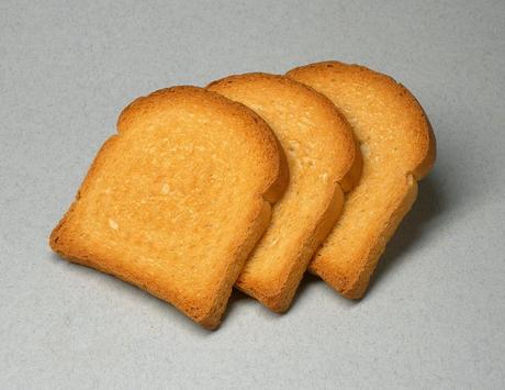 Pan tostado: bien en aditivos pero mal en el tipo de aceite