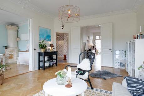 Decoración en blanco con toques neón y pastel pisos nórdicos decoración estilo femenino nórdico decoración muebles ikea Decoración en blanco con toques neón y pastel decoración de cocinas comedor pastel cocinas nórdicas cocinas blancas modernas blog decoración de interiores