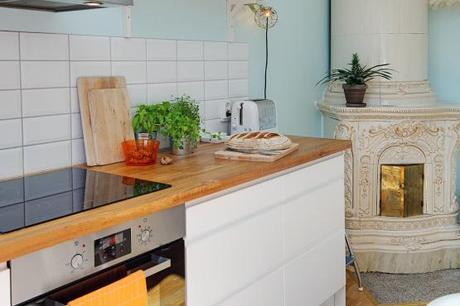 Decoración en blanco con toques neón y pastel pisos nórdicos decoración estilo femenino nórdico decoración muebles ikea Decoración en blanco con toques neón y pastel decoración de cocinas comedor pastel cocinas nórdicas cocinas blancas modernas blog decoración de interiores