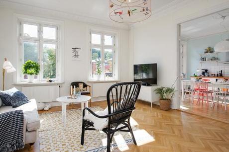 Decoración en blanco con toques neón y pastel pisos nórdicos decoración estilo femenino nórdico decoración muebles ikea Decoración en blanco con toques neón y pastel decoración de cocinas comedor pastel cocinas nórdicas cocinas blancas modernas blog decoración de interiores