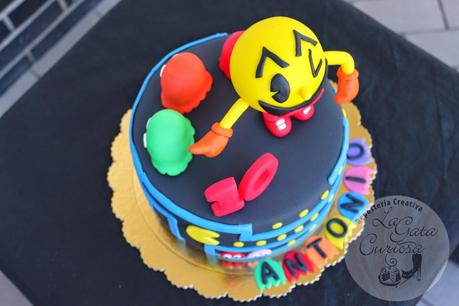 TARTA FONDANT PACMAN 3D PARA ANTONIO