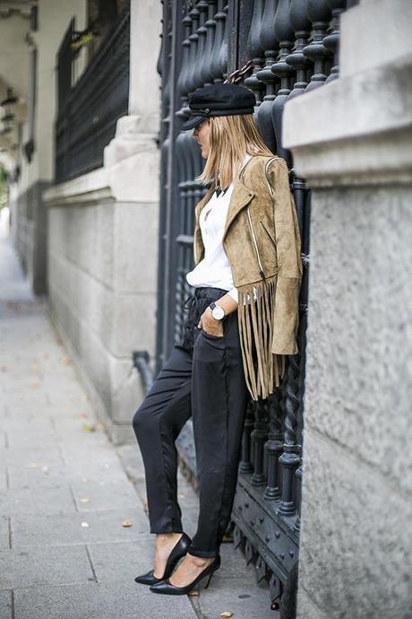 outfit, paula boutique claudio coello, bow shirt, jogger pants, pantalones amplios, camisa lazo negro, gorra marinera, moda italiana, italia, madrid, chaqueta piel con flecos, supertrash, cristina blanco, guiadeestilo, guia de estilo blog, fashion blogger, bloggers españolas