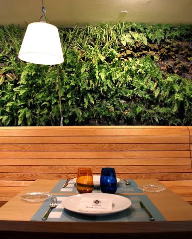 Jardín vertical en restaurante