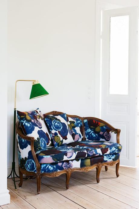 Papeles de pintados, y una decoracion diferente. Lo secretos de una casa rosa, por Lisa Begtsson