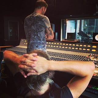 Muse muestran un vídeo grabando su nuevo álbum