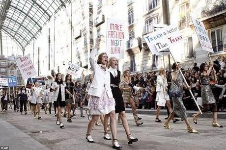 desfile protesta chanel