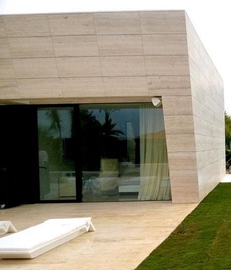 IMÁGENES DE LA VIVIENDA UNIFAMILIAR DISEÑADA POR A-CERO EN SEVILLA