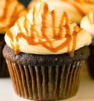 cupcake de chocolate y caramelo