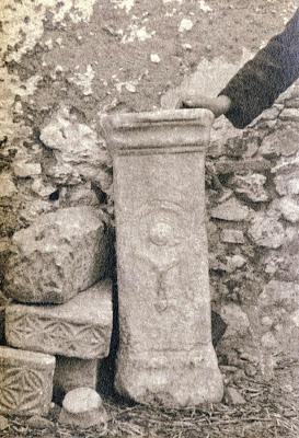 Altar a los dioses Manes de Santa Bárbara, Arisgotas