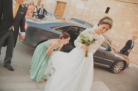 Tocados dorados para novias