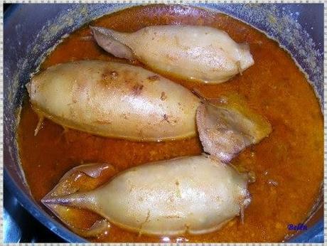 Potarros rellenos en salsa de tomate