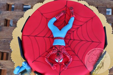 TARTA FONDANT SPIDERMAN PARA ALONSO