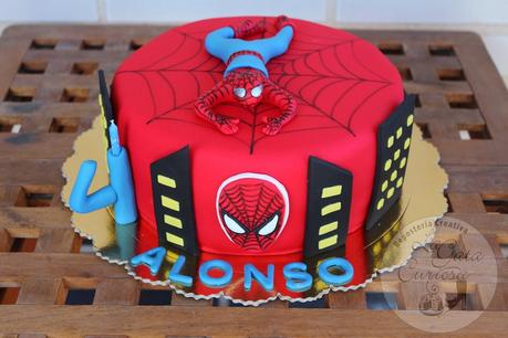 TARTA FONDANT SPIDERMAN PARA ALONSO