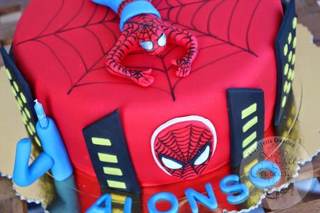 TARTA FONDANT SPIDERMAN PARA ALONSO