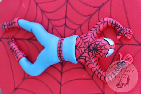 TARTA FONDANT SPIDERMAN PARA ALONSO