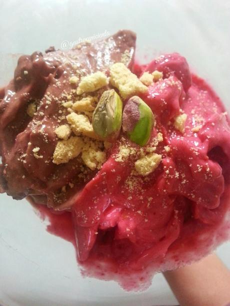 Helado Vegano de Cacao y Frambuesa (a base de plátano)