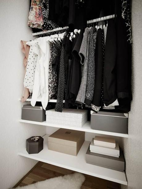 INTERIORES DELICADOS EN  PURO BLANCO EN UNA VIVIENDA DE 45 M2