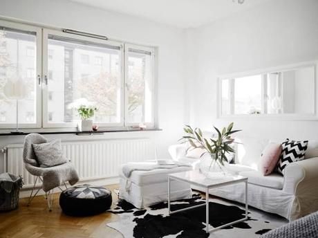 INTERIORES DELICADOS EN  PURO BLANCO EN UNA VIVIENDA DE 45 M2