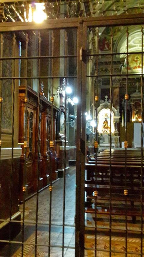 Enrejada y con una topadora esperando: Desde París a Buenos Aires con nosotros la  Parroquia de Nuestra Señora de Las Victorias.