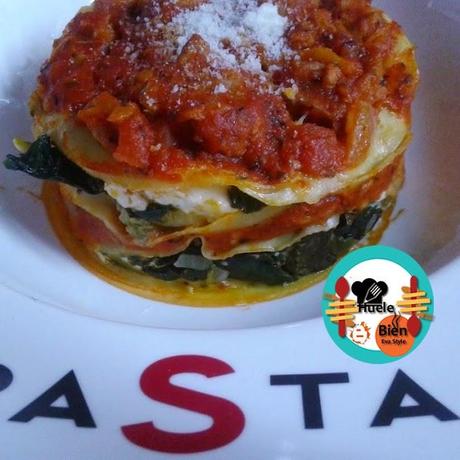 Lasaña con espinacas y queso feta